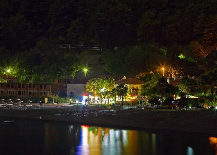 Hotel Ekincik 2*